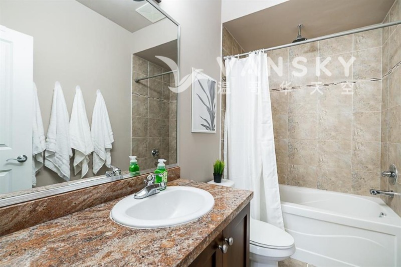 260725100602_6 Washroom.jpg